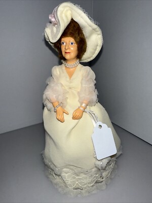Peggy Nisbet Modell Pearl Anniversary 