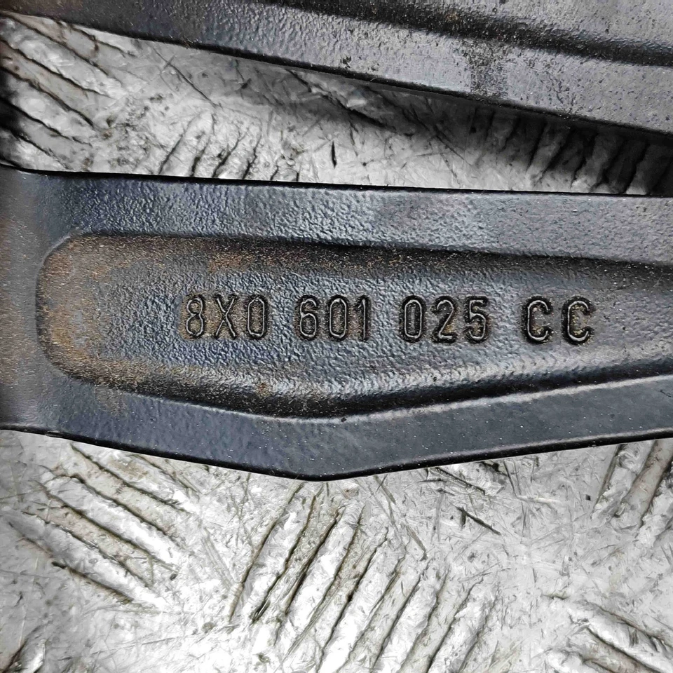 AUDI A1 8X Leichtmetallfelge 8X0601025CC 7,5Jx18H2 ET37,5 225/35R18 2015 3163876 - Bild 4 von 4