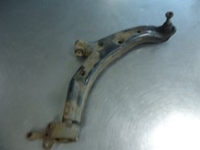 Triangle de suspension Nissan ALMERA