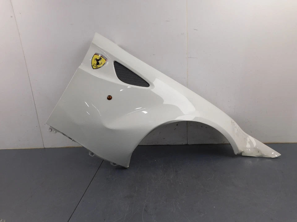 Guardabarros del pasajero derecho Ferrari FF 2015 11 12 13 14 16 - daños #7170 J1 Foto 2 de 4