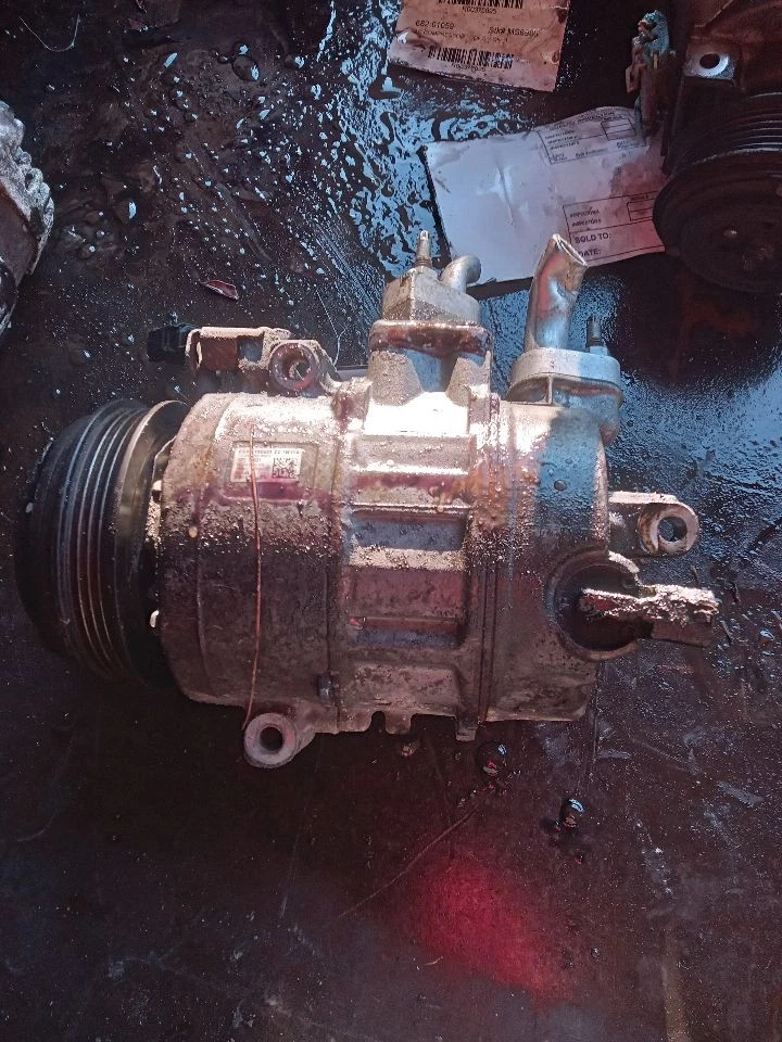 Used A/C Compressor fits: 2013 Lincoln Mkz 2.5 Grade A - Image 2 of 4