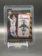 Zach Lavine 2021-22 Panini NBA Hoops Frequent Flyers Gold Foil Insert Card #11