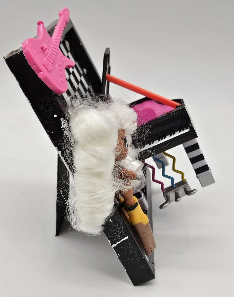 MÚSICA 3D Juguete Pop Art Deco Reciclado PIANO GUITARRA CANTAR DECORACIÓN DE PARED GENIAL Único Raro Foto 3 de 4