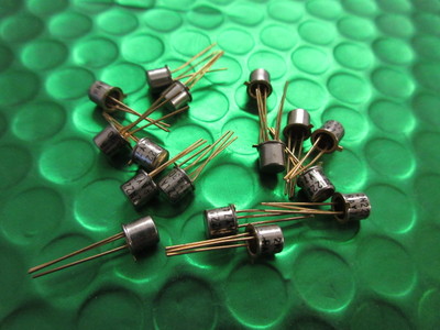 Raytheon 2N2221A Silizium Transistor TO18 Gold Kabel UK LAGER x10 Stück