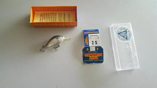 VINTAGE UGLY DUCKLING LURES PACK OF 1 NO. 2 S SINKING 30 YEARS OLD HAND MADE
