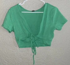 NWT Wild Fable Multiple Ways To Wear Crop Top M Vibrant Green (A30)