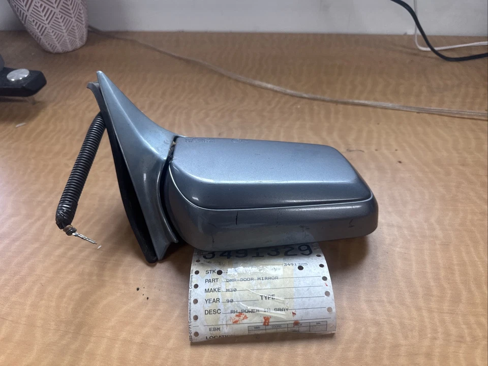 Espejo retrovisor derecho Infiniti M30 1990. Potencia. Gris. OEM Foto 2 de 3