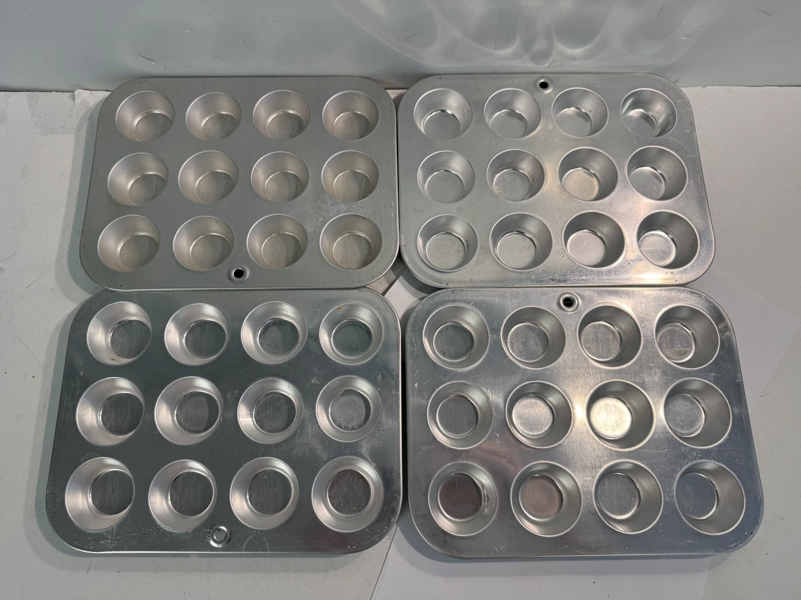 x4 Fox Run Stainless Steel Muffin & Cupcake Pans (12) 2"W Trays 9.5"x7.5"
Opens in a new window or t