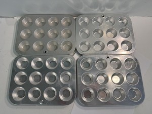 x4 Fox Run Stainless Steel Muffin & Cupcake Pans (12) 2"W Trays 9.5"x7.5"