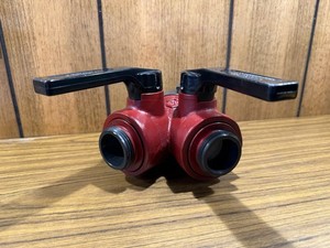 AKRON 2.50 NH 3-WAY LEADER LINE GATED WYE BALL VALVE 250 PSI 2-1/2" 1-3/4"