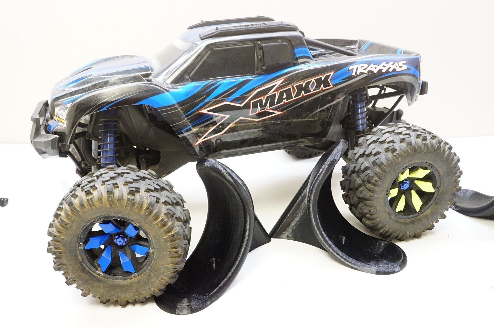 Jumbo RC Car Wall Hangers Wheel Wall Mount For Traxxas X Maxx 1 5 rc-car-size-comparison-1-10-vs-1-16-youtube