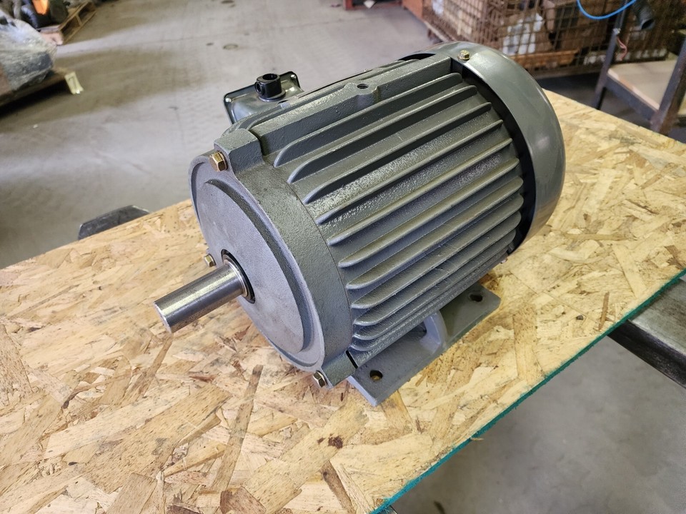 Superb Electric 7-1/2 HP 3 PH 220/440 V. 3450 RPM TEFC Electric Motor ...