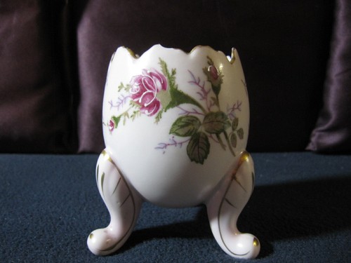 Porcelain Egg Shaped Three Leg Footed Vase Light Pink - Picture 3 of 7