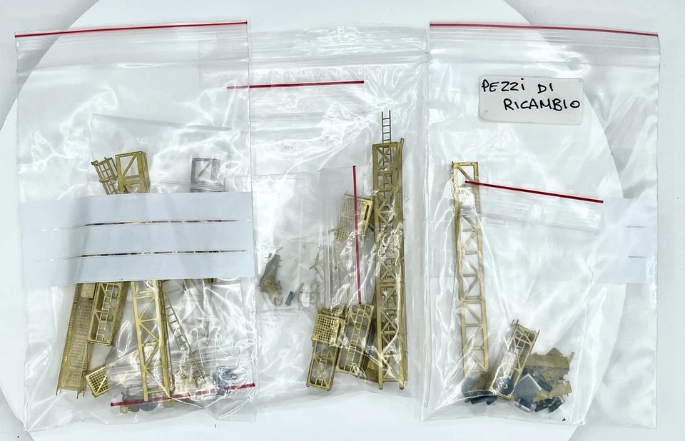 MEGA LOTTO KIT ottone segnali e portali semaforici FS scala 1:87 - Immagine 3 di 4