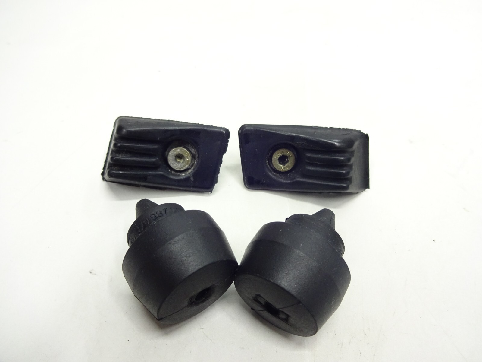 Mercedes SLK R170 Kofferraum Gummi Puffer Auflage A1709870140 | eBay 