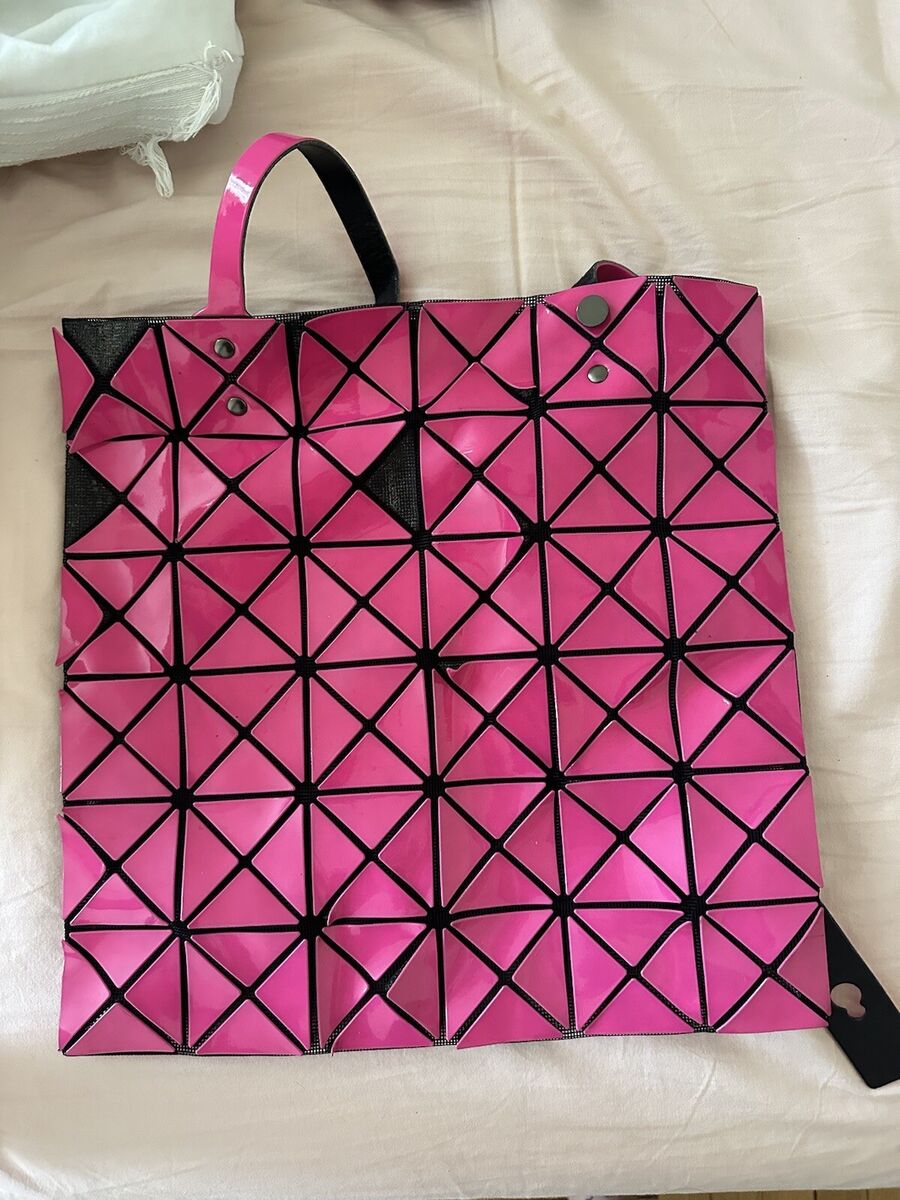 Issey Miyake BAOBAO BB63-AG043 Unisex PVC Tote Bag Pink Issey Miyake BAOBAO BB63-AG043 Unisex PVC Tote Bag Pink