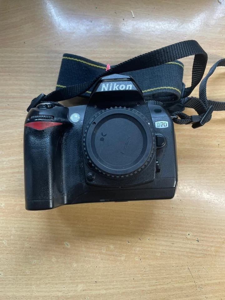 Nikon D70, photo 2 of 5