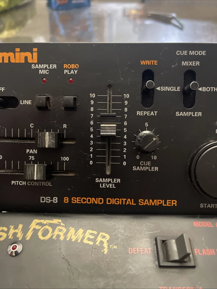 GEMINI 8-Second DIGITAL SAMPLER DS-8 & Gemini Flash Former Storage Unit Find - Image 4 of 4