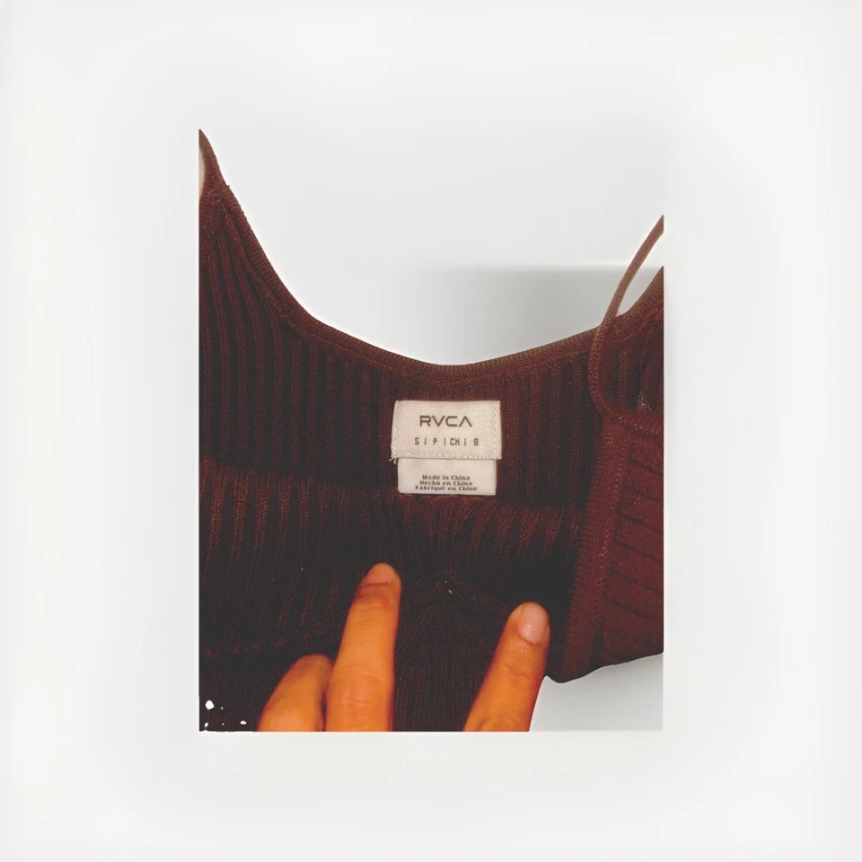 Top RVCA en talla SM - NUNCA USADO Foto 3 de 3