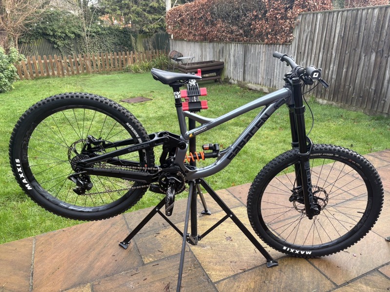 Saracen Myst X 2025 DH Bike, Custom £5K Build, Medium, Excellent Condition