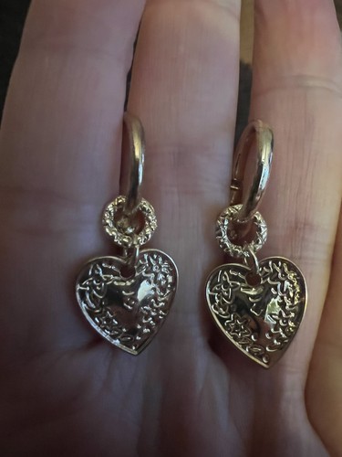 Anthropologie Heart Hoop Earrings Open Gold Boho Textured 14k C-shape Charm - Picture 8 of 8