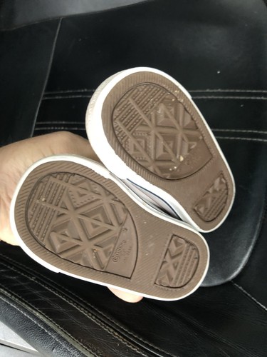 Baby Converse - Size 2 - Picture 4 of 5