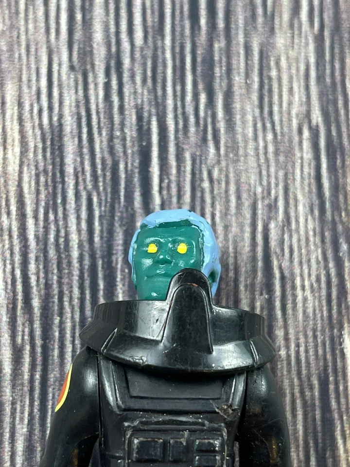 Винтажная экшн-фигурка 1979 Fisher Price Adventure People Alien Pilot Astronaut - Изображение 3 из 4