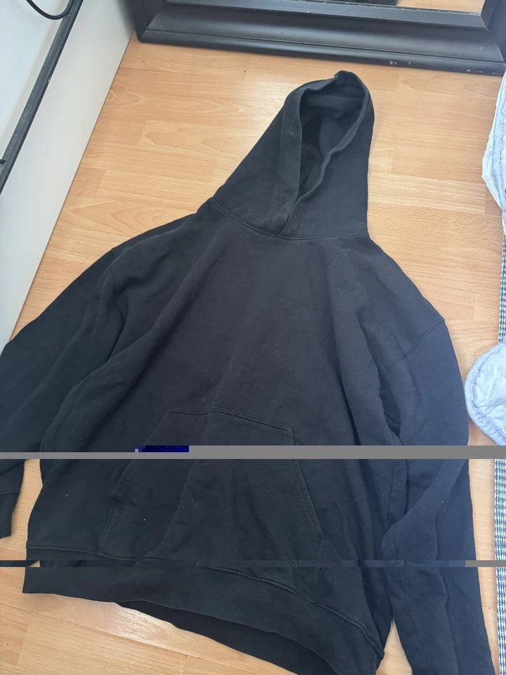 PrettyLittleThing pull à capuche noir taille M imprimé extraterrestre poches - Photo 1/4