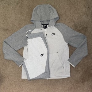 nike tech fleece hoodie grey old season