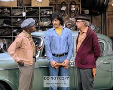 FREDDIE PRINZE JACK ALBERTSON SCATMAN IN "CHICO AND THE MAN" 8X10 PHOTO (DD893) FREDDIE PRINZE JACK ALBERTSON SCATMAN IN "CHICO AND THE MAN" 8X10 PHOTO (DD893)