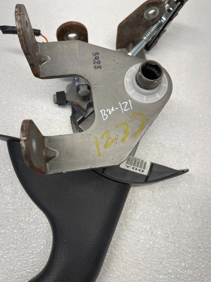 Palanca de manija de freno de estacionamiento de emergencia KIA FORTE 2014-2018 OEM 192895 Foto 3 de 4