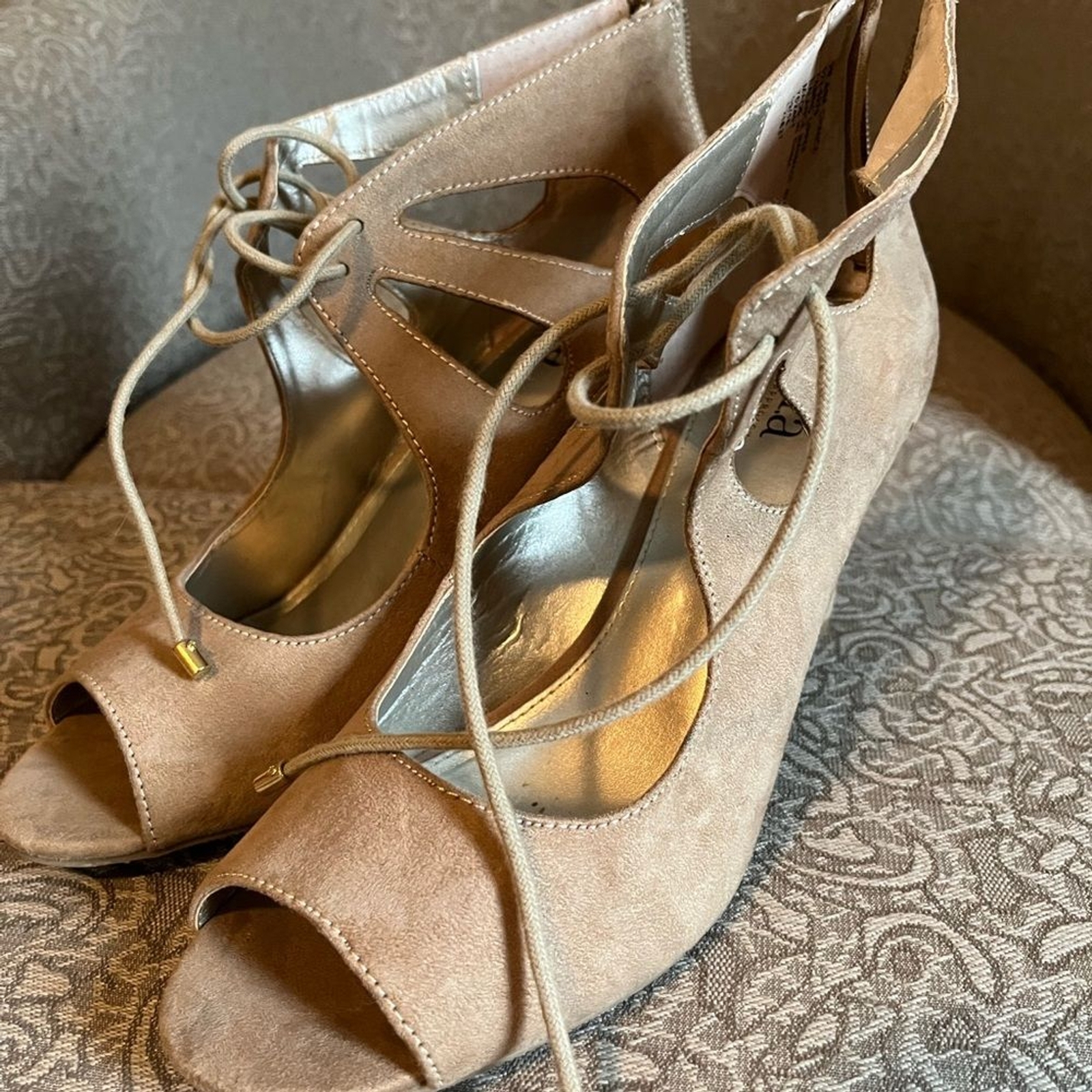 Ana Boots in Open-Toe Design for Stylish Comfort