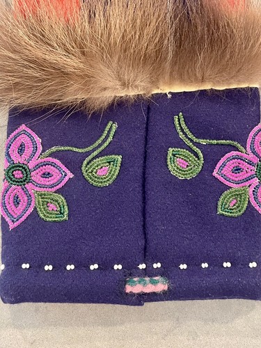 Native North American or Inuit Eskimo HIGH-TOP BEADED MOCCASINS 8.5" Sole - Picture 22 of 23