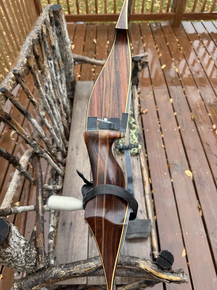 Arco de tiro con arco recurvo vintage Damon Howatt Super Diablo AMO 60” 50# para diestros Foto 4 de 4