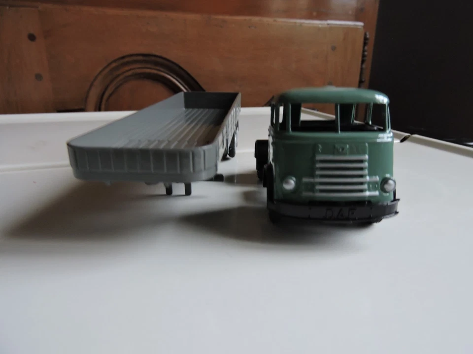 LION  CAR  ANCIEN  CAMION  DAF  +  SEMI  REF : 33 - Photo 2/4