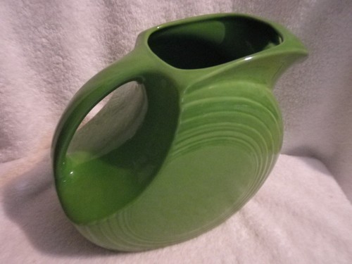 Fiesta Fiestaware Shamrock Green Disk Water Pitcher Small "f" single "H" READ - Picture 2 of 12