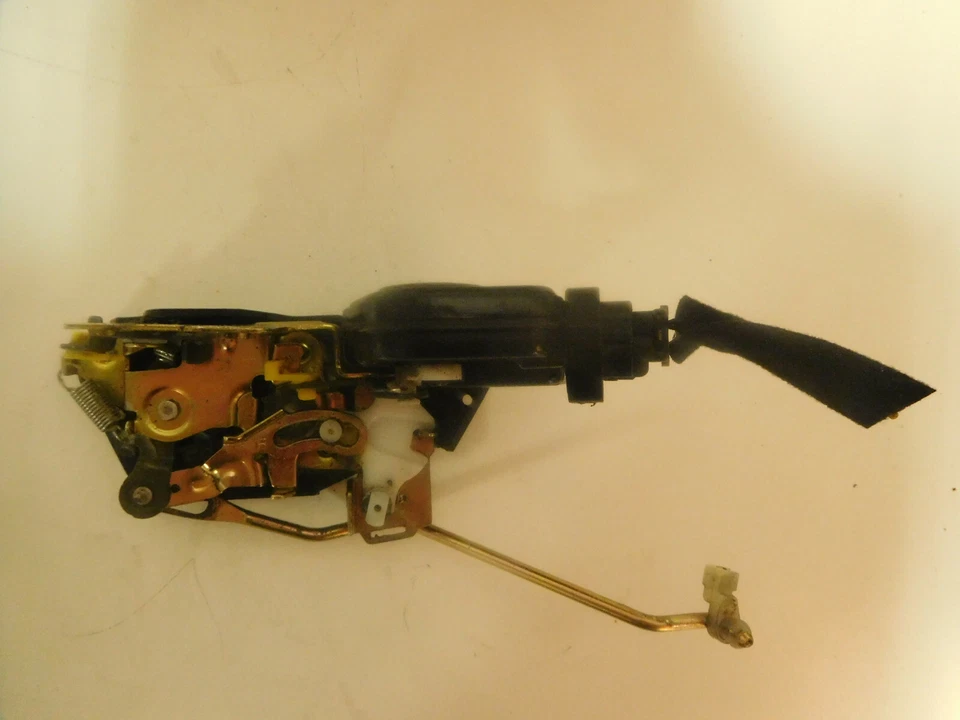 Привод замка правой передней двери 2003-2006 Hyundai Elantra 2,0 л 4 цилиндра A/T - Изображение 2 из 4