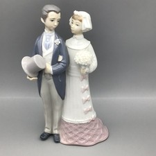 Lladro Figurine #4808  Wedding Couple  or  Bride and Groom  Retired in 1995