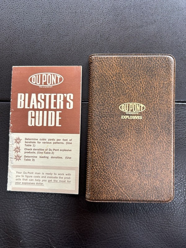 VTG. 1969 DuPont Blasters Guide DuPont Explosives Pocket Notebook With Pad