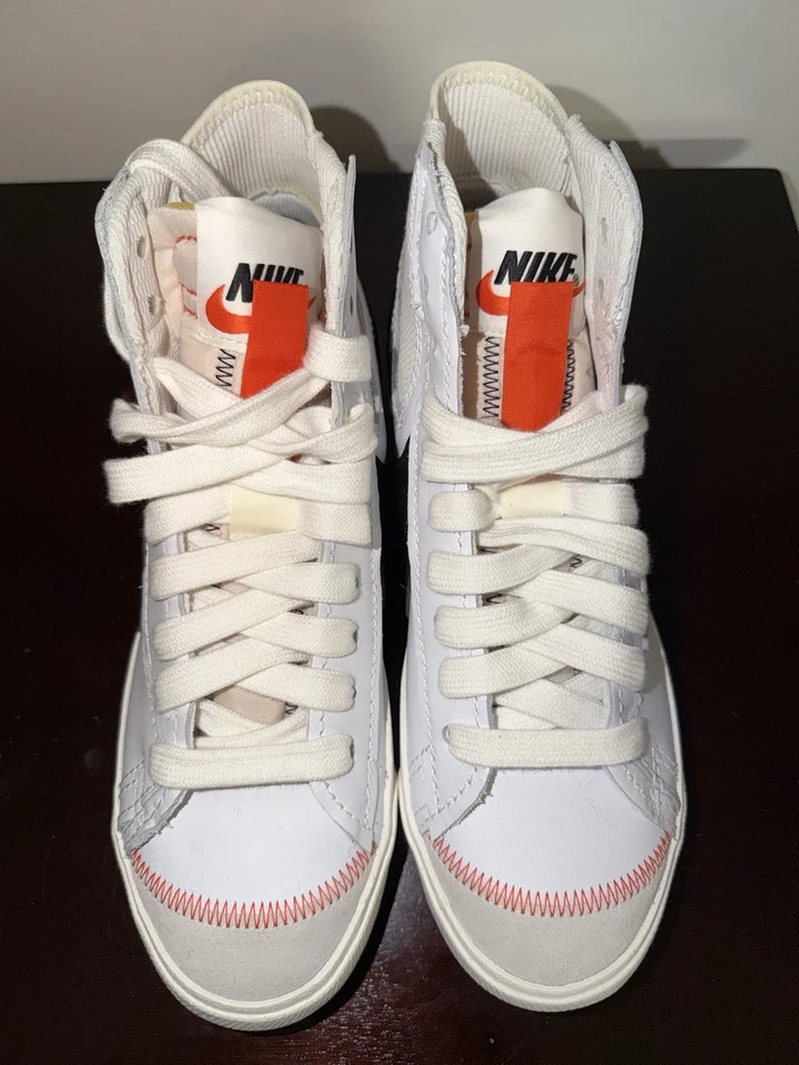 Nike Blazer Mid 77 Men Casual White Black Jumbo Swoosh DD3111 100  Size 10 - Image 3 of 4