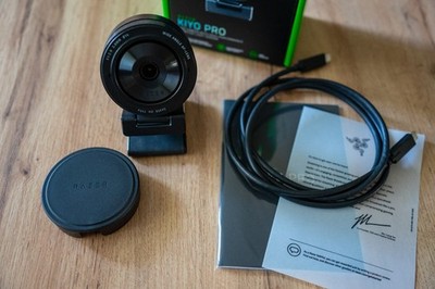 Razer Kiyo Pro Webcam Streaming Broadcasting Microphone 2MP 1080p 60 FPS HDR