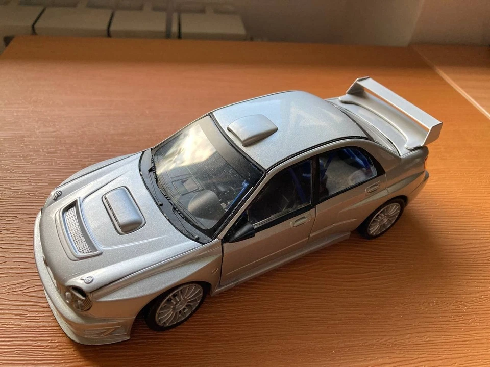 Modellino Subaru Impreza WRC 1:24 – Hongwell – Argento – Diecast - Immagine 4 di 4