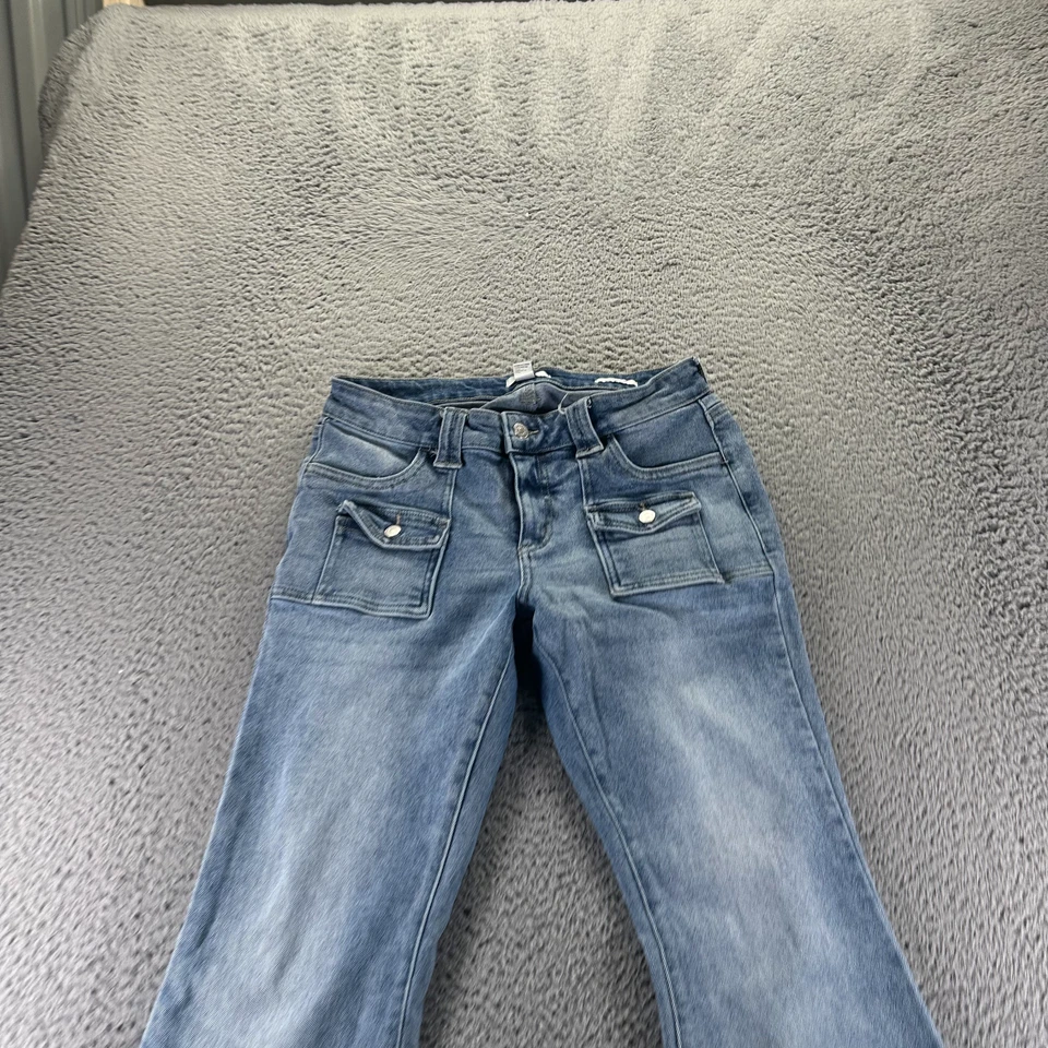 Pantalones de mezclilla Forever 21 para mujer 30x32 azul algodón acampanados desteñidos elásticos tiro alto Foto 2 de 4