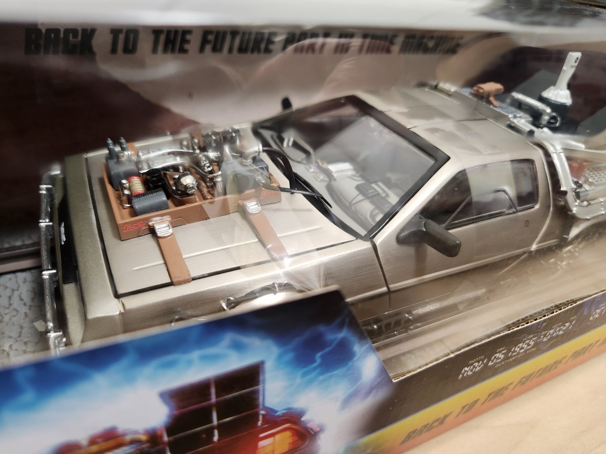 Sun Star Back to the Future III 3 1/18 Scale Diecast DeLorean