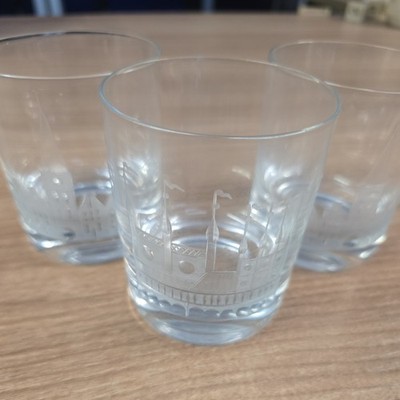 Carl Rotter Stil Whiskybecher mit geätzten Kirchenmotiven x 3