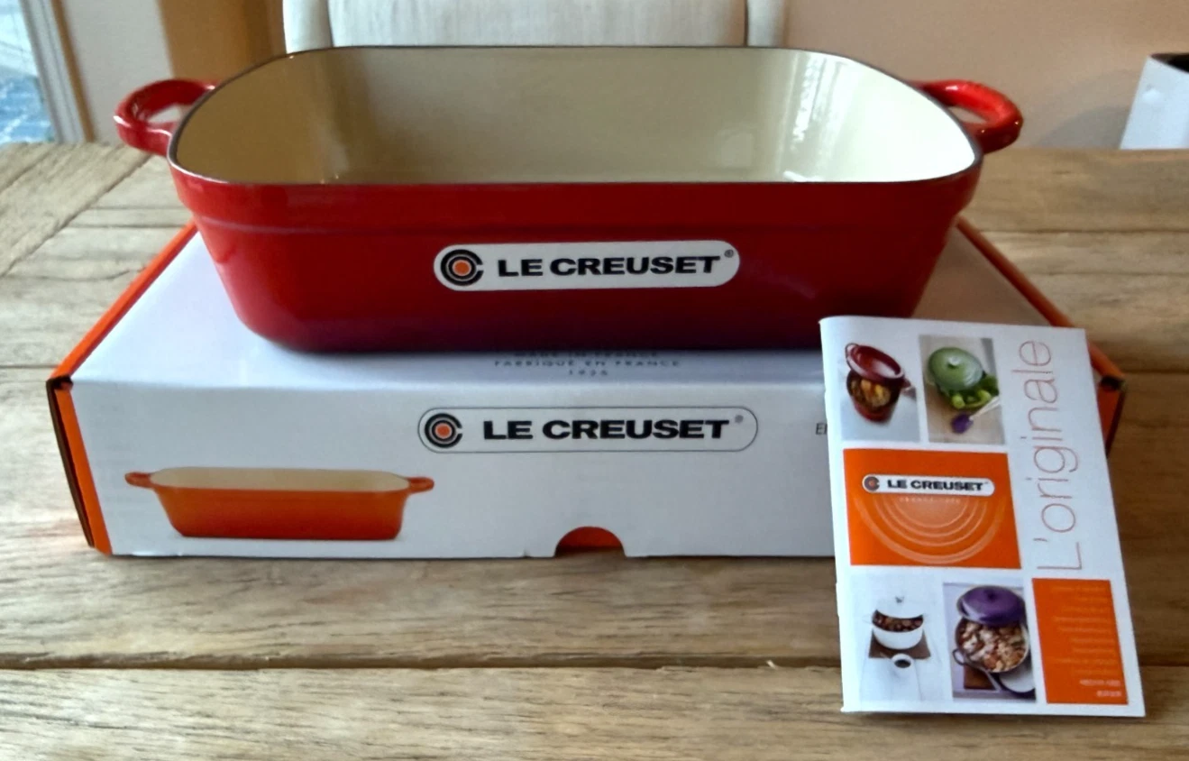 Le Creuset Signature Cast Iron 5.25 Quart Rectangular Roaster Cerise Red NEW