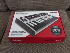 Akai MPK Mini MK3 25 Key Keyboard - Black/Whi...