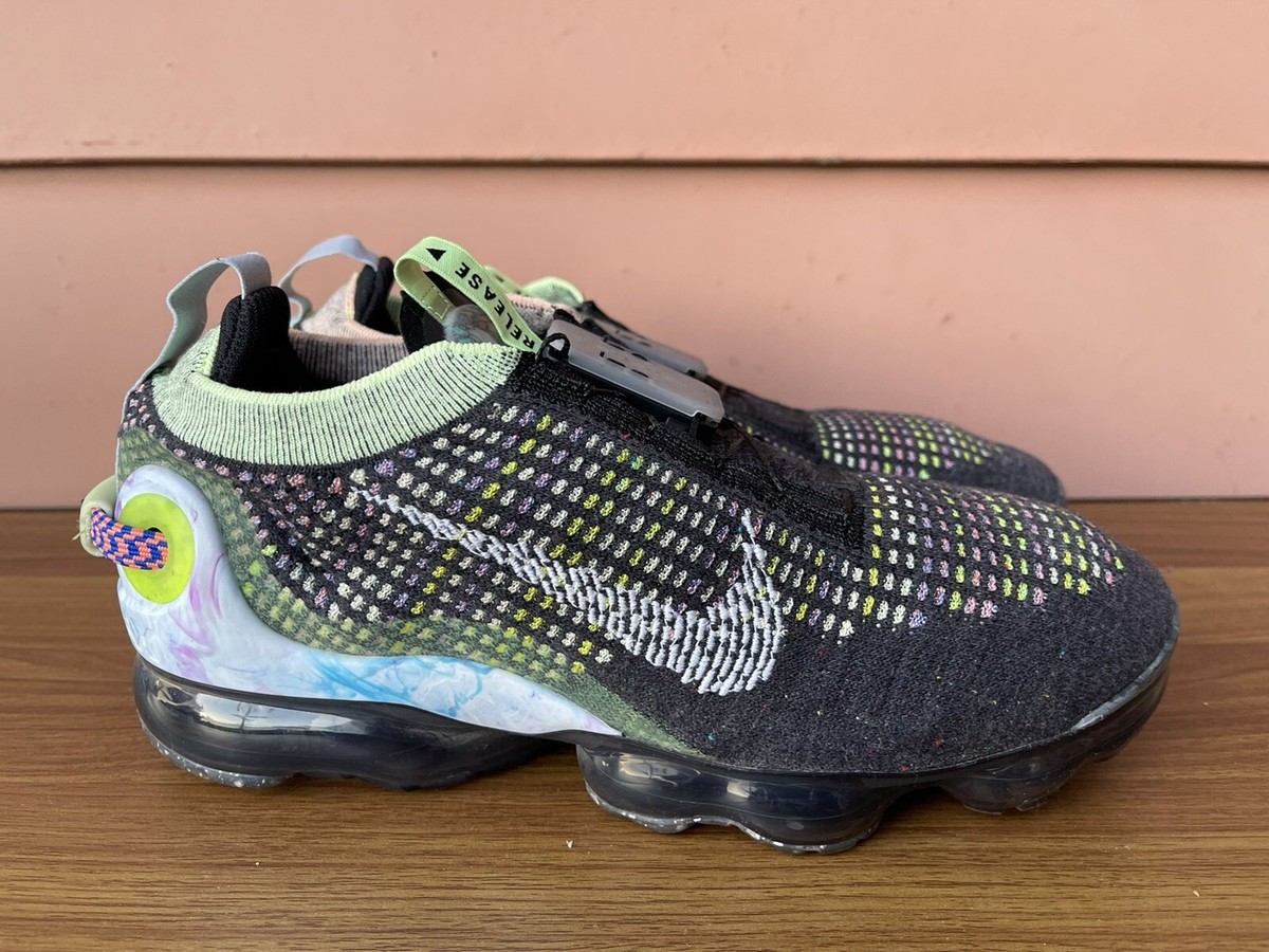EUC Nike Air VaporMax 2020 Women US 10 Flyknit Black Barely Volt 