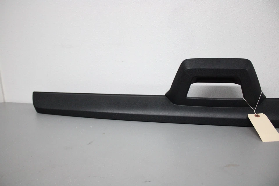 2007 2013 CHEVROLET AVALANCHE TAILGATE CAP TOP MOLDING Foto 2 de 4