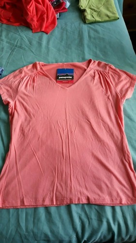 PATAGONIA VERSATILITI TOP - PEACH/PINK – EXTRA SMALL – BRAND NEW WITH TAGS - Picture 3 of 8